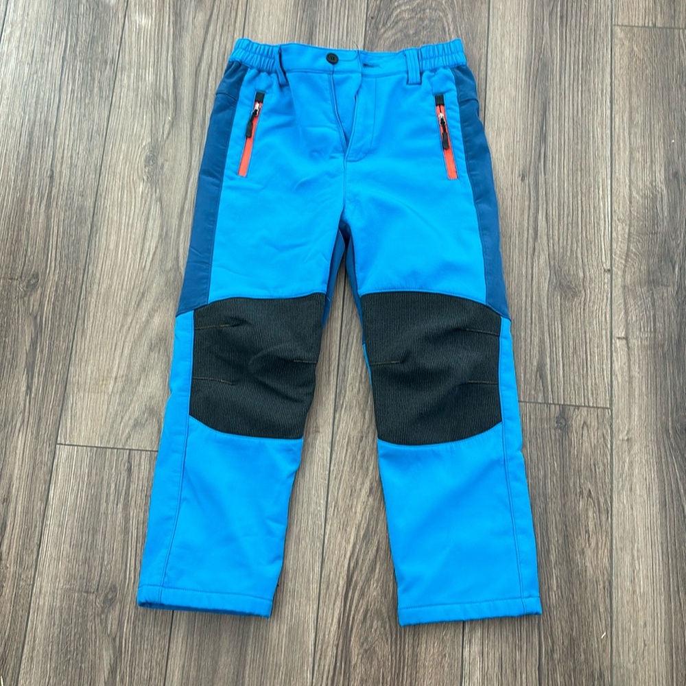 Boys size large snow pants! Worn once for vacation. Good condition